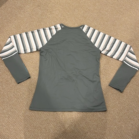 Carve Design Rashgaurd - Picture 2 of 4